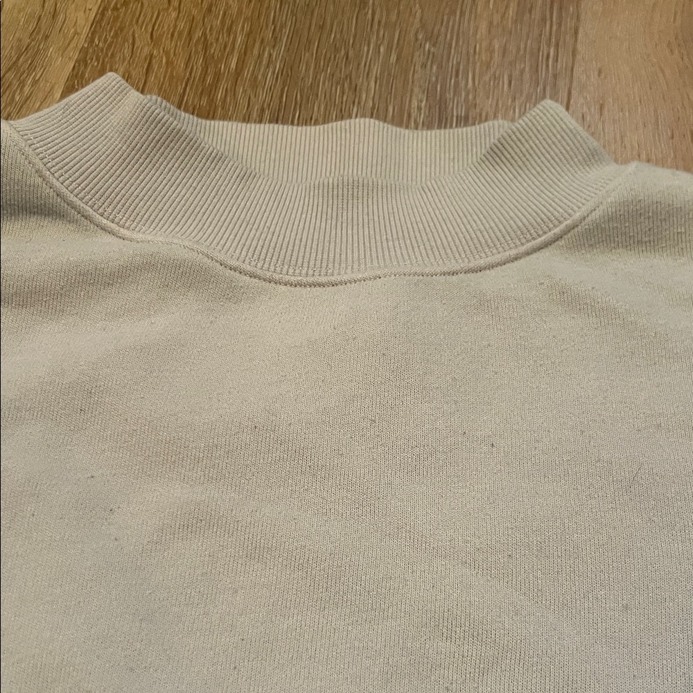 Alo Light Grey Crewneck Sweatshirt Small Worn with some pilling- - Picture 8 of 15